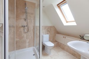 6 Deweys Place_En Suite - click for photo gallery